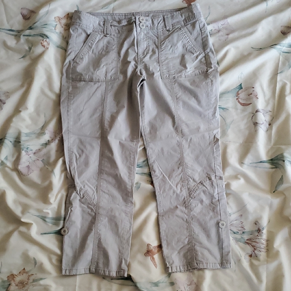 U.S. Polo Association Women's Cropped Capri Size 12. GUC Egg White
